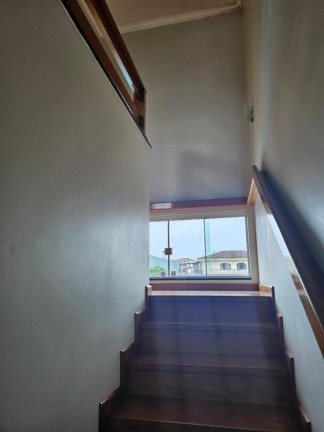 Imagem Sobrado com 3 Quartos à Venda, 340 m² em Iririú - Joinville