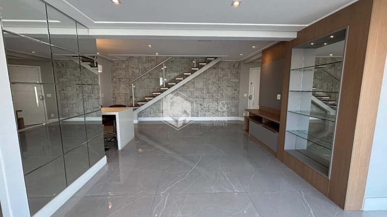 Imóvel com 4 Quartos à Venda, 255 m² em Vila Bertioga - São Paulo