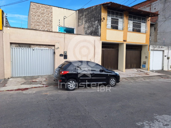 Casa com 5 Quartos à Venda, 210 m² em Demócrito Rocha - Fortaleza