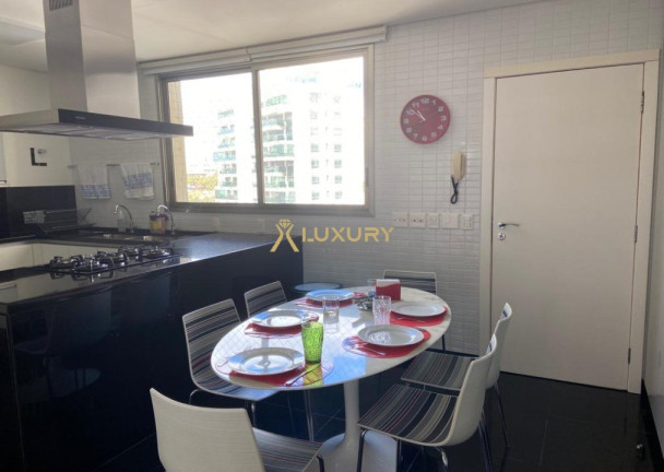 Imagem Imóvel com 4 Quartos à Venda, 305 m² em Belvedere - Belo Horizonte