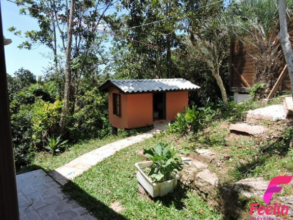 Imagem Casa com 8 Quartos à Venda, 217 m² em Campeche - Florianópolis Imagem Casa com 8 Quartos à Venda, 217 m² em Campeche - Florianópolis