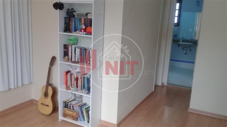 Imagem Casa com 3 Quartos à Venda, 320 m² em Pendotiba - Niterói Imagem Casa com 3 Quartos à Venda, 320 m² em Pendotiba - Niterói