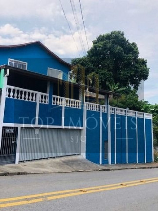 Sobrado com 4 Quartos à Venda, 380 m² em Vila Paiva - São José Dos Campos