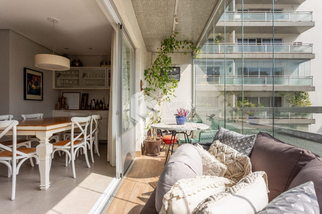 Imagem Apartamento com 2 Quartos à Venda, 114 m² em Moema - São Paulo