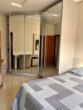 Imagem Casa com 5 Quartos à Venda, 300 m² em Condomínio Do Lago - Goiânia Imagem Casa com 5 Quartos à Venda, 300 m² em Condomínio Do Lago - Goiânia