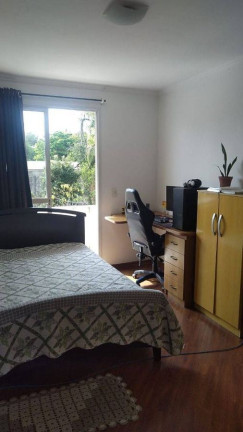 Sobrado com 4 Quartos à Venda, 235 m² em Portão - Curitiba