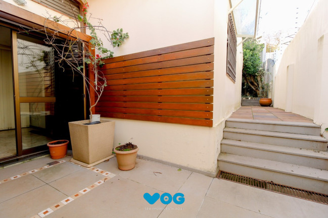 Imagem Casa com 3 Quartos à Venda, 280 m² em Chácara Das Pedras - Porto Alegre Imagem Casa com 3 Quartos à Venda, 280 m² em Chácara Das Pedras - Porto Alegre