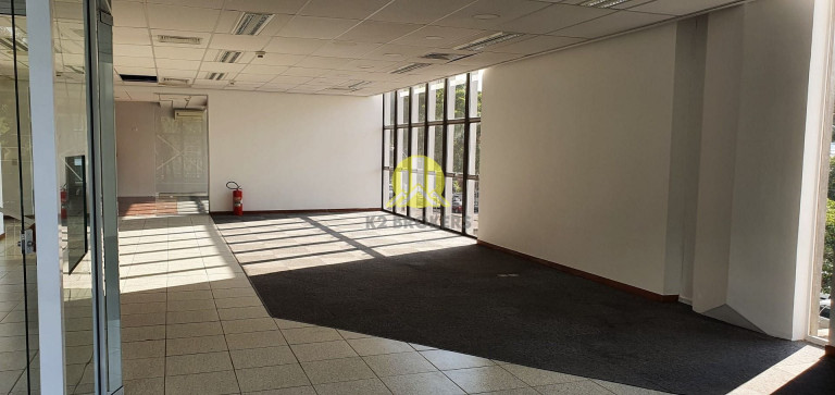 Imagem Loja para Alugar, 854 m² em Centro Cívico - Curitiba Imagem Loja para Alugar, 854 m² em Centro Cívico - Curitiba
