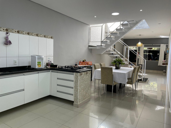 Casa com 3 Quartos à Venda, 150 m² em Alvinópolis - Atibaia