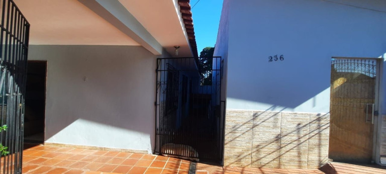 Imagem Casa com 2 Quartos à Venda, 170 m² em Conjunto Residencial Branca Vieira - Maringa