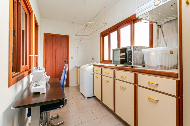 Imagem Casa com 4 Quartos à Venda, 258 m² Imagem Casa com 4 Quartos à Venda, 258 m²