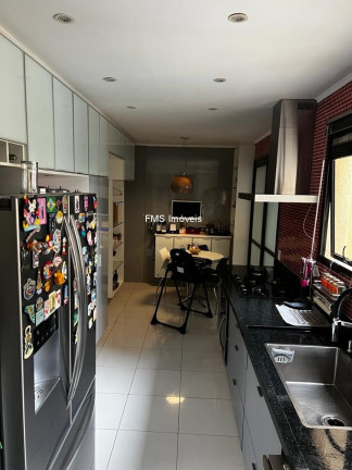 Imagem Imóvel com 3 Quartos à Venda, 191 m² em Vila Suzana - São Paulo