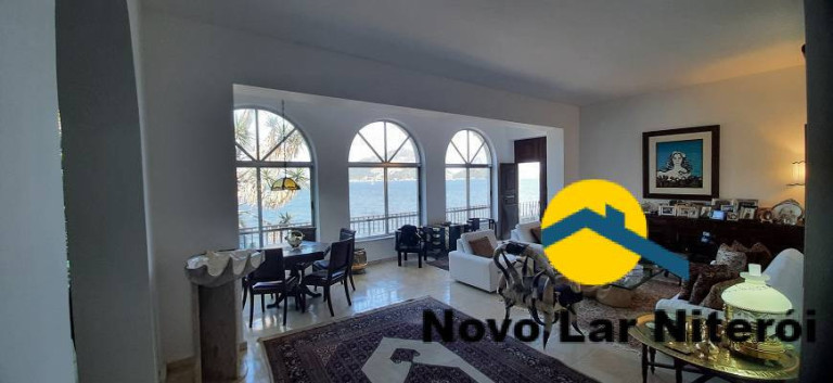 Casa com 4 Quartos à Venda, 221 m² em São Francisco - Niterói