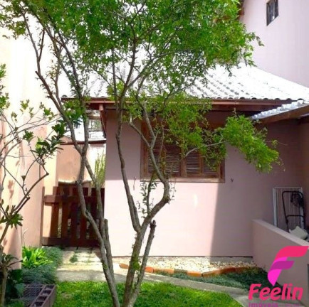 Imagem Casa com 4 Quartos à Venda, 150 m² em Rio Tavares - Florianópolis Imagem Casa com 4 Quartos à Venda, 150 m² em Rio Tavares - Florianópolis