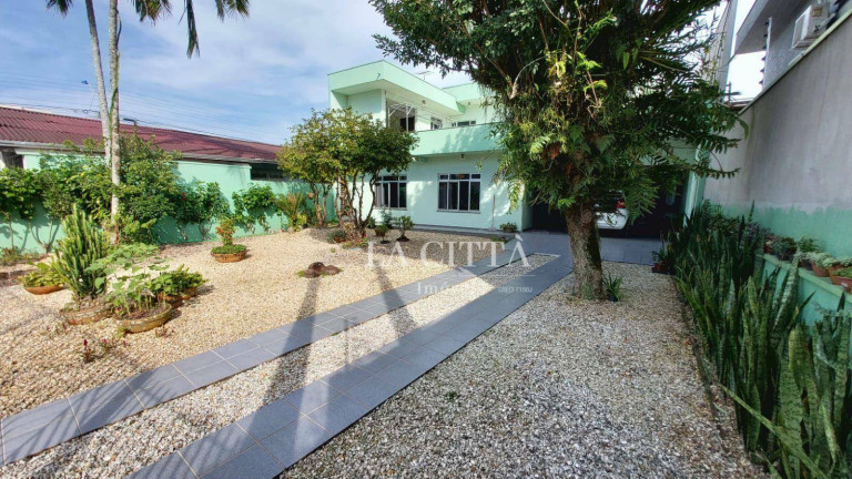 Imagem Sobrado com 5 Quartos à Venda, 350 m² em São Judas - Itajaí Imagem Sobrado com 5 Quartos à Venda, 350 m² em São Judas - Itajaí