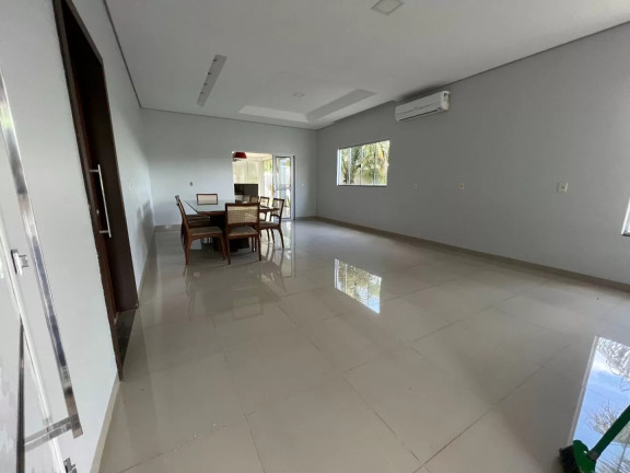 Imagem Casa com 3 Quartos à Venda, 238 m² em Setor Industrial - Sinop