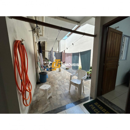 Imagem Casa com 6 Quartos à Venda, 288 m² em Monte Alegre - Camboriú