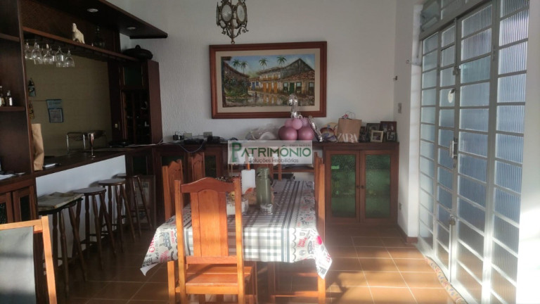 Imagem Casa com 3 Quartos à Venda, 290 m² em Centro - Ubatuba Imagem Casa com 3 Quartos à Venda, 290 m² em Centro - Ubatuba