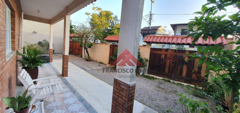 Imagem Casa com 6 Quartos à Venda, 327 m² em Itaipu - Niterói Imagem Casa com 6 Quartos à Venda, 327 m² em Itaipu - Niterói