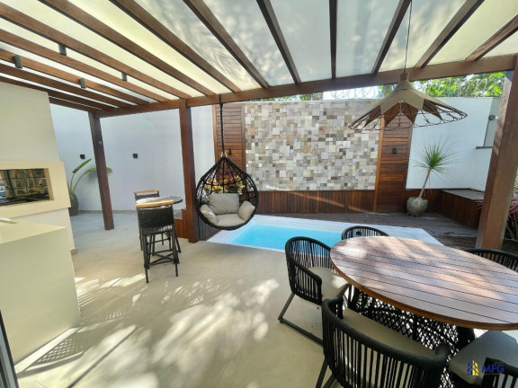Casa com 3 Quartos à Venda, 367 m² em Praia Brava - Itajaí