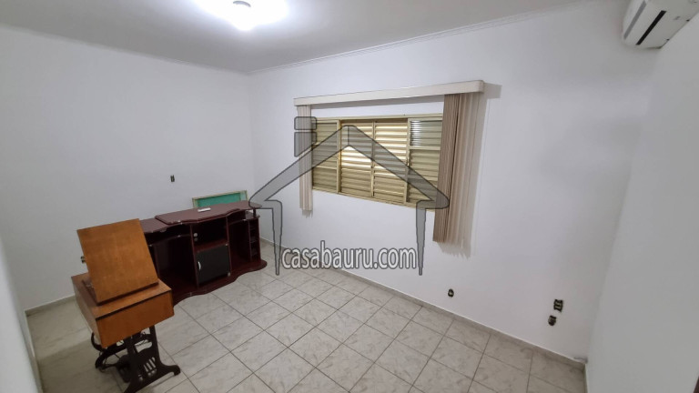 Imagem Casa com 3 Quartos à Venda, 363 m² em Vila Nipônica - Bauru