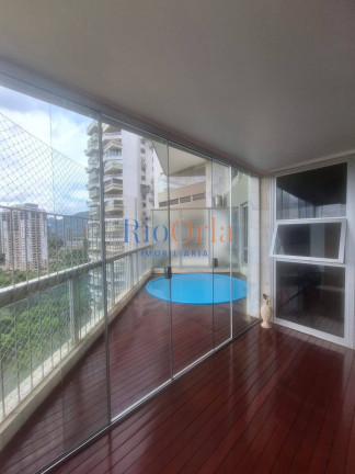 Imagem Apartamento com 3 Quartos à Venda, 220 m² em Barra Da Tijuca - Rio De Janeiro