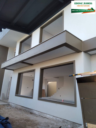 Imagem Casa com 3 Quartos à Venda, 210 m² em Canoas Imagem Casa com 3 Quartos à Venda, 210 m² em Canoas