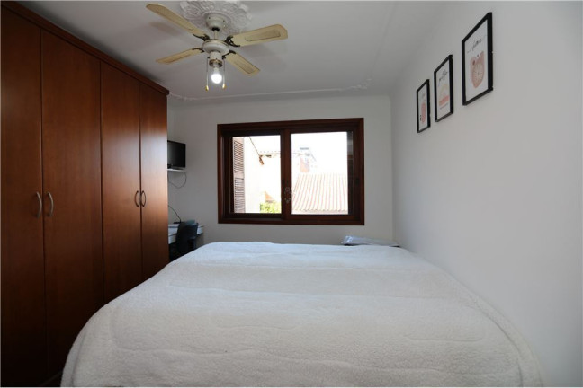 Imagem Casa com 5 Quartos à Venda,  em Jardim Itu - Porto Alegre