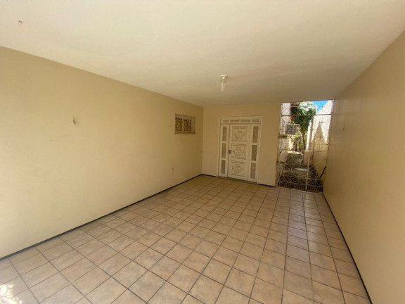 Imagem Casa com 3 Quartos à Venda, 260 m² em Montese - Fortaleza