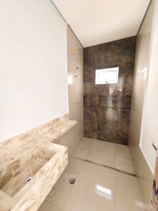 Imagem Casa com 3 Quartos à Venda, 180 m² em Jardim Shangri-la - Cuiabá