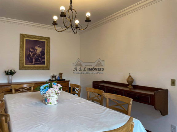 Imagem Casa com 4 Quartos à Venda, 315 m² em Vila Capivari - Campos Do Jordão