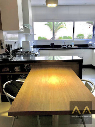 Imagem Casa com 3 Quartos à Venda, 385 m² em Alphaville - Barueri Imagem Casa com 3 Quartos à Venda, 385 m² em Alphaville - Barueri