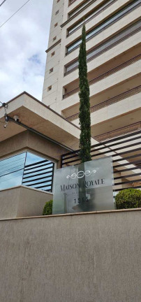 Apartamento com 4 Quartos para Alugar, 260 m² em Edifício Maison Royale - Pirassununga