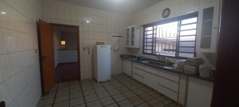 Imagem Casa com 4 Quartos à Venda, em Centro - Getulina Imagem Casa com 4 Quartos à Venda, em Centro - Getulina