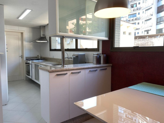 Imagem Imóvel com 3 Quartos à Venda, em Rio Branco - Porto Alegre Imagem Imóvel com 3 Quartos à Venda, em Rio Branco - Porto Alegre