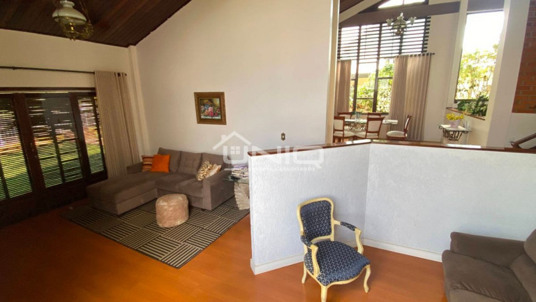 Imagem Casa com 3 Quartos à Venda, 211 m² em Menino Deus - Pato Branco