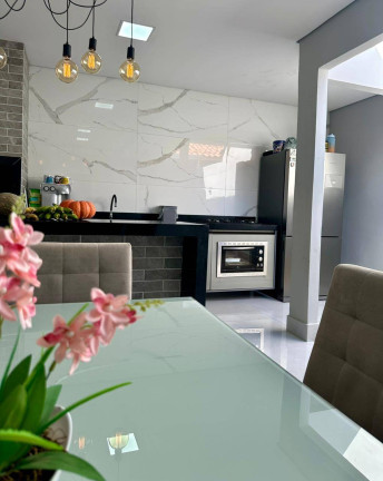 Imagem Casa de Condomínio com 2 Quartos à Venda, 100 m² em Jardim Imperial - Cuiabá