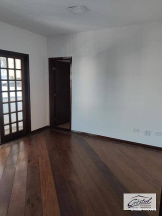 Imagem Casa com 8 Quartos à Venda ou Locação, 270 m² em Jardim Fontana - Cotia