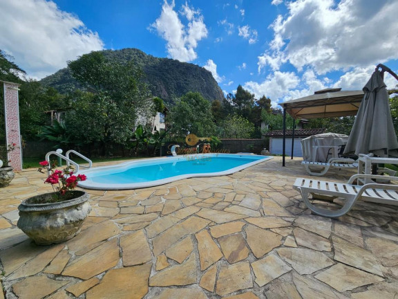 Imagem Casa com 4 Quartos à Venda, 400 m² em Comary - Teresópolis