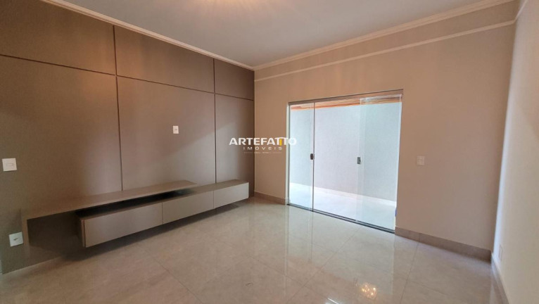 Imagem Casa com 3 Quartos à Venda, 250 m²