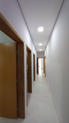 Imagem Casa com 3 Quartos à Venda, 300 m² em Piracangaguá - Taubaté Imagem Casa com 3 Quartos à Venda, 300 m² em Piracangaguá - Taubaté