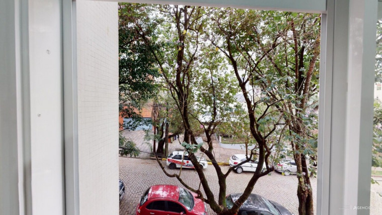 Imagem Imóvel com 3 Quartos à Venda, 104 m² em Petrópolis - Porto Alegre Imagem Imóvel com 3 Quartos à Venda, 104 m² em Petrópolis - Porto Alegre
