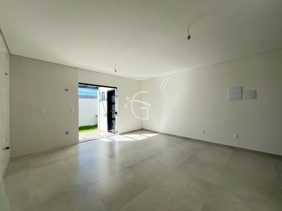 Imagem Casa com 3 Quartos à Venda, em Vila Nova - Joinville Imagem Casa com 3 Quartos à Venda, em Vila Nova - Joinville