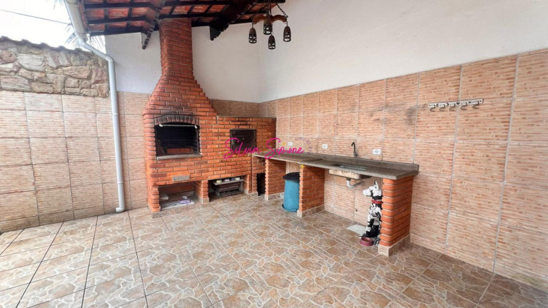 Imagem Casa com 3 Quartos à Venda, 252 m² em Caiçara - Praia Grande Imagem Casa com 3 Quartos à Venda, 252 m² em Caiçara - Praia Grande