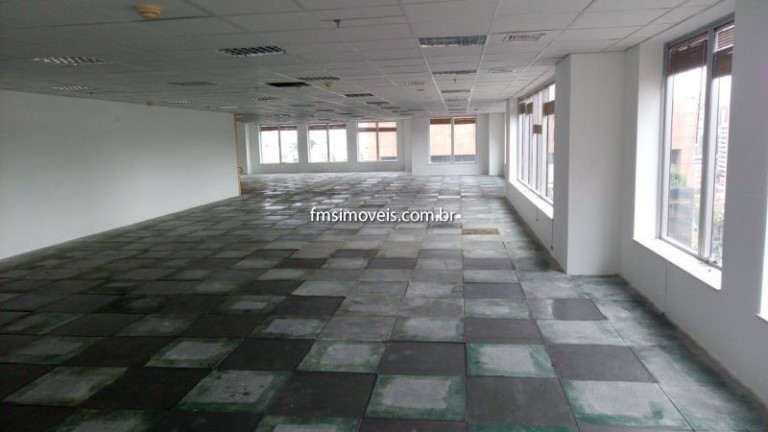 Sala Comercial para Alugar, 1.828 m² em Chácara Santo Antônio - São Paulo