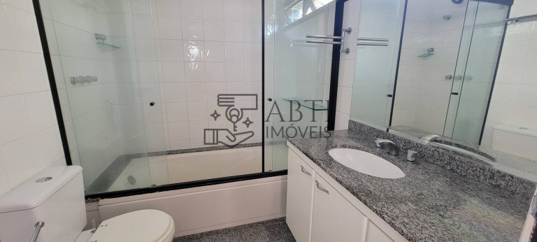 Imagem Apartamento com 4 Quartos para Alugar, 130 m² em Moema - São Paulo