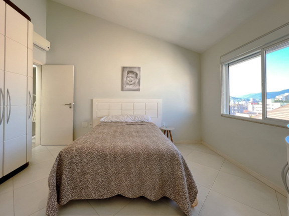 Imagem Casa com 3 Quartos à Venda, 295 m² em Coqueiros - Florianópolis
