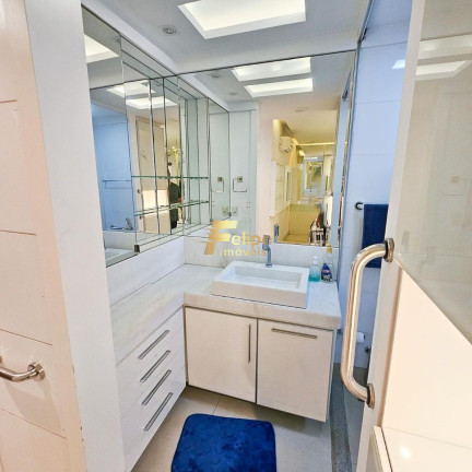 Imagem Imóvel com 3 Quartos à Venda, 120 m² em Praia Da Costa - Vila Velha Imagem Imóvel com 3 Quartos à Venda, 120 m² em Praia Da Costa - Vila Velha