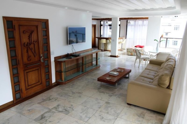 Imagem Imóvel com 3 Quartos para Temporada, em Copacabana - Rio De Janeiro Imagem Imóvel com 3 Quartos para Temporada, em Copacabana - Rio De Janeiro