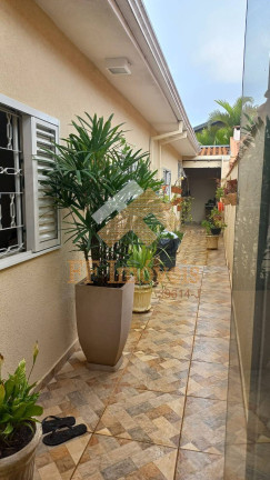 Imagem Casa com 3 Quartos à Venda, 165 m² em São Carlos